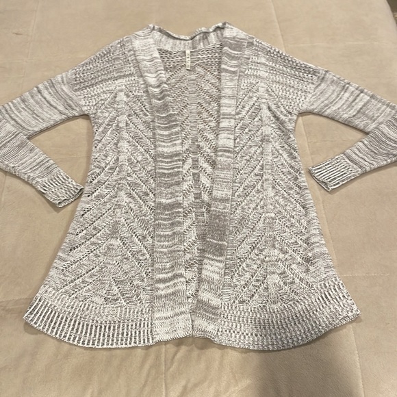 Leo & Nicale Open Long Sleeve Sweater Vest - M - Picture 8 of 9